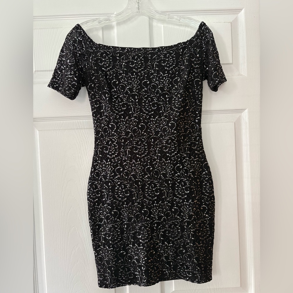 Cefian mini body con dress Black silver sequined cocktail Dress size small